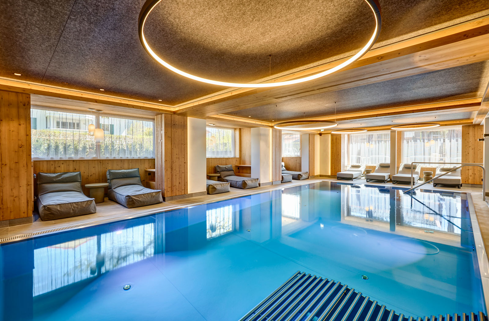 Alpenhof AlpenSpa Innenpool 02