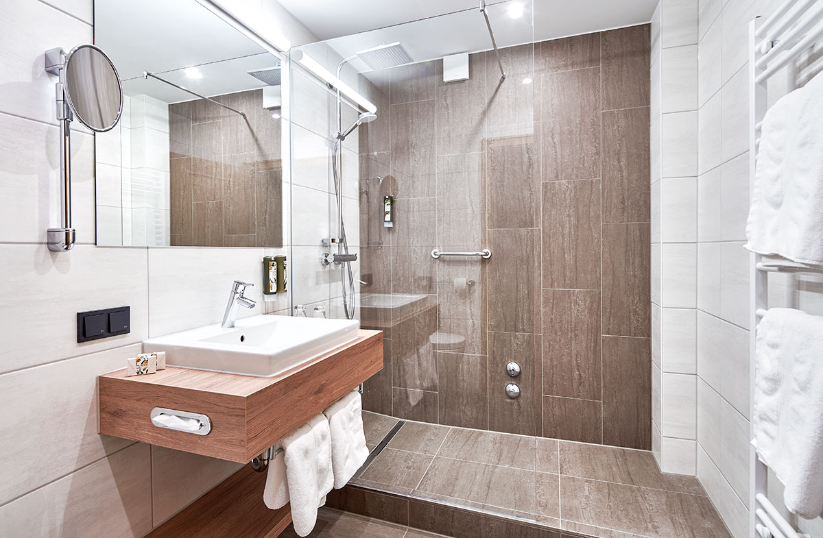 Alpenhof suiten Bad 2 14